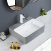 Lavabo de porcelana y cerámica rectangular para lavarse las manos sobre encimera